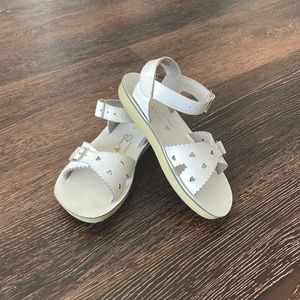 Sun San Sweetheart Leather Sandals, White, Size 10